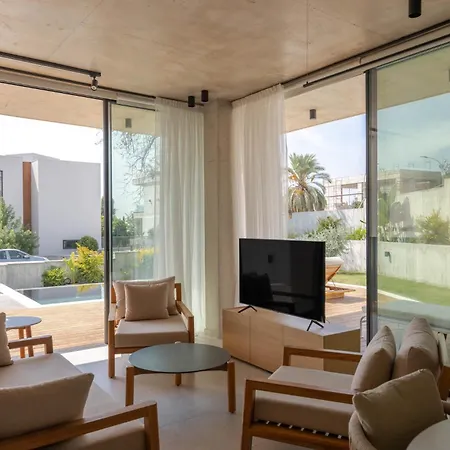 Villa Greenvale Park By Coastalbliss Klorakas