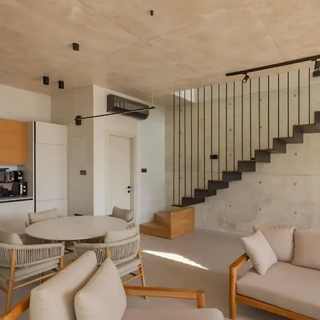 Villa Greenvale Park By Coastalbliss Klorakas