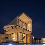 Villa Greenvale Park By Coastalbliss Klorakas