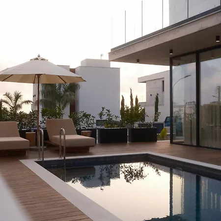 Villa Greenvale Park By Coastalbliss Klorakas