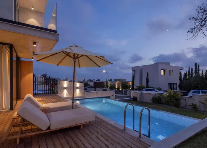 Greenvale Park By Coastalbliss *