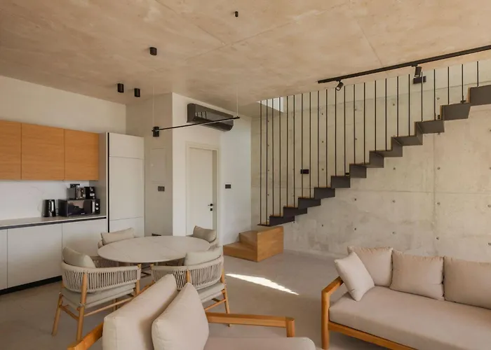 Villa Greenvale Park By Coastalbliss Klorakas