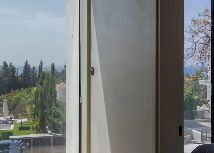 Greenvale Park By Coastalbliss 빌라 Klorakas